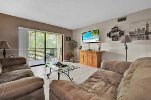 4940 E Sabal Palm Blvd, Tamarac, FL 33319, Sold 04/19/22