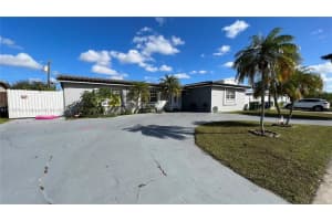 18003 NW 78th Ave, Hialeah, FL 33015, Sold 04/28/22