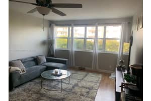 111 Golden Isles Dr APT B5, Hallandale Beach, FL 33009, Sold 04/18/22