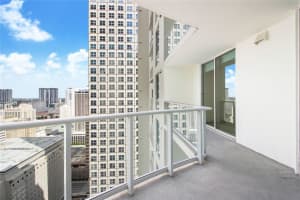 300 S Biscayne Blvd t 3407, Miami, FL 33131, Sold 03/10/22