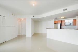 300 S Biscayne Blvd t 3407, Miami, FL 33131, Sold 03/10/22