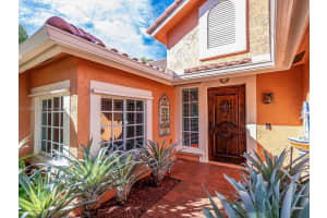 1047 Laguna Springs Dr, Weston, FL 33326, Sold 04/12/22