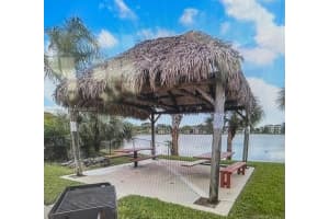 212 Lake Pointe Dr APT 303, Oakland Park, FL 33309, Sold 03/11/22