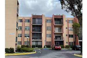 13707 SW Kendale Lakes Cir APT 303, Miami, FL 33183, Sold 05/27/22