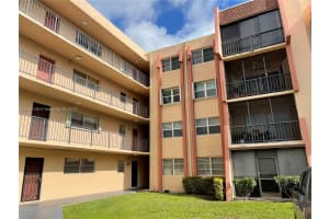 13707 SW Kendale Lakes Cir APT 303, Miami, FL 33183, Sold 05/27/22