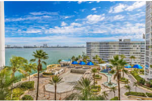 7601 E Treasure Dr APT 922, North Bay Village, FL 33141, Sold 03/14/22