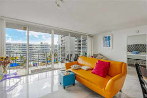 7601 E Treasure Dr APT 922, North Bay Village, FL 33141, Sold 03/14/22