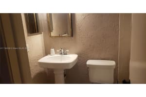 2914 NE 8th Terrace APT 103, Wilton Manors, FL 33334, Sold 04/26/22