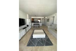 345 Ocean Dr APT 1122, Miami Beach, FL 33139, Sold 03/18/22