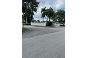 819 SW 10th St, Florida City, FL 33034, Sold 03/23/22