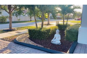 16451 SW 44th St, Miami, FL 33185, Sold 03/29/22
