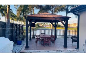 16451 SW 44th St, Miami, FL 33185, Sold 03/29/22
