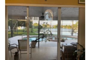 9401 SW 8th St, Pembroke Pines, FL 33025, Sold 05/25/22