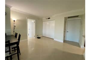 3475 N Country Club Dr APT 806, Aventura, FL 33180, Sold 04/08/22