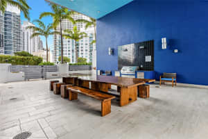 1300 Brickell Bay Dr APT 2807, Miami, FL 33131, Sold 03/18/22