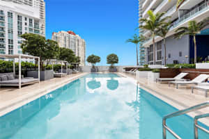 1300 Brickell Bay Dr APT 2807, Miami, FL 33131, Sold 03/18/22