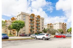 9320 Fontainebleau Blvd APT 303, Miami, FL 33172, Sold 04/22/22