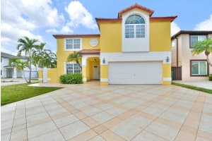 19574 NW 83rd Pl, Hialeah, FL 33015, Sold 04/25/22