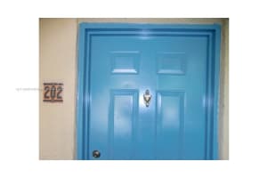 9440 Fontainebleau Blvd APT 202, Miami, FL 33172, Sold 05/02/22