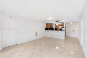 7601 E Treasure Dr APT 1410, North Bay Village, FL 33141, Sold 03/24/22