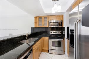7601 E Treasure Dr APT 1410, North Bay Village, FL 33141, Sold 03/24/22