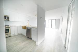 5701 Collins Ave APT 1607, Miami Beach, FL 33140, Sold 03/28/22