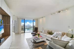 20281 E Country Club Dr APT 2105, Aventura, FL 33180, Sold 07/13/22