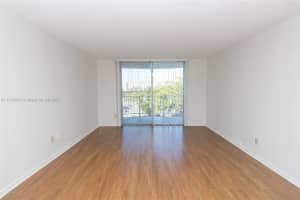 498 NW 165th St d 402, Miami, FL 33169, Sold 03/15/22