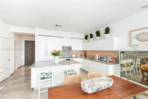 88 SW 7th St Apt 4110, Miami, FL 33130, Sold 03/14/22