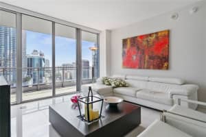 92 SW 3rd St APT 2203, Miami, FL 33130, Sold 04/14/22