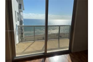 6039 Collins Ave APT 1727, Miami Beach, FL 33140, Sold 04/01/22