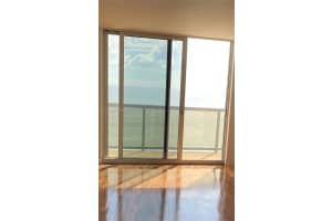 6039 Collins Ave APT 1727, Miami Beach, FL 33140, Sold 04/01/22