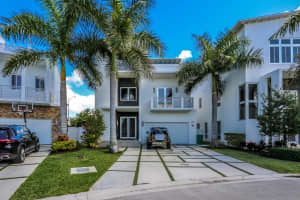 3475 NW 82nd Ct, Doral, FL 33166, Sold 05/26/22