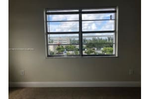 498 NW 165th St #601, Miami, FL 33169, Sold 06/10/22