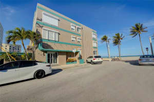 201 Van Buren St APT 101, Hollywood, FL 33019, Sold 04/15/22