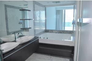 200 Biscayne Blvd Way APT 3705, Miami, FL 33131, Sold 03/15/22
