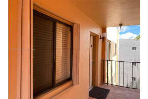 8600 SW 133rd Avenue Rd APT 418, Miami, FL 33183, Sold 03/25/22