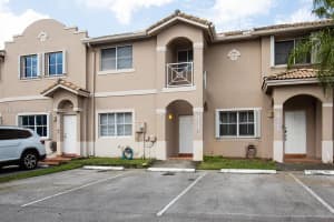 16618 NW 73rd Ave, Miami Lakes, FL 33014, Sold 03/30/22