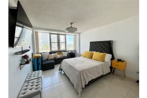 7545 E Treasure Dr #7d, North Bay Village, FL 33141, Sold 04/07/22