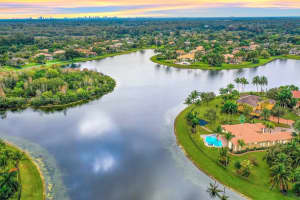 10425 Canterbury Ct, Davie, FL 33328, Sold 04/18/22