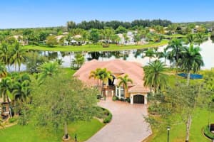 10425 Canterbury Ct, Davie, FL 33328, Sold 04/18/22