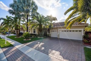 880 SW 189th Terrace, Pembroke Pines, FL 33029, Sold 03/15/22