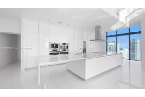 68 SE 6th St Ph 4201, Miami, FL 33131, Sold 05/11/22