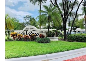2803 N Oakland Forest Dr APT 205, Oakland Park, FL 33309, Sold 04/13/22