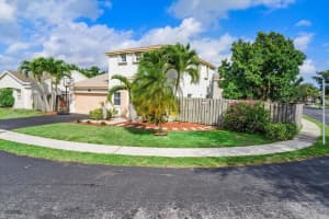 9461 NW 52nd St, Sunrise, FL 33351, Sold 04/29/22