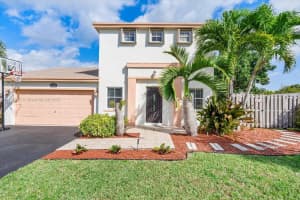 9461 NW 52nd St, Sunrise, FL 33351, Sold 04/29/22