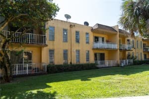 13700 SW 62nd St APT 127, Miami, FL 33183, Sold 03/30/22