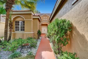 1360 Seabay Rd, Weston, FL 33326, Sold 03/29/22
