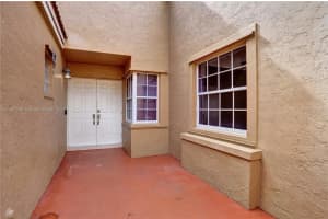 1360 Seabay Rd, Weston, FL 33326, Sold 03/29/22