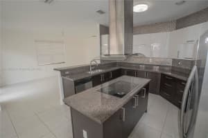 9864 NW 10 Terrace, Miami, FL 33172, Sold 04/04/22